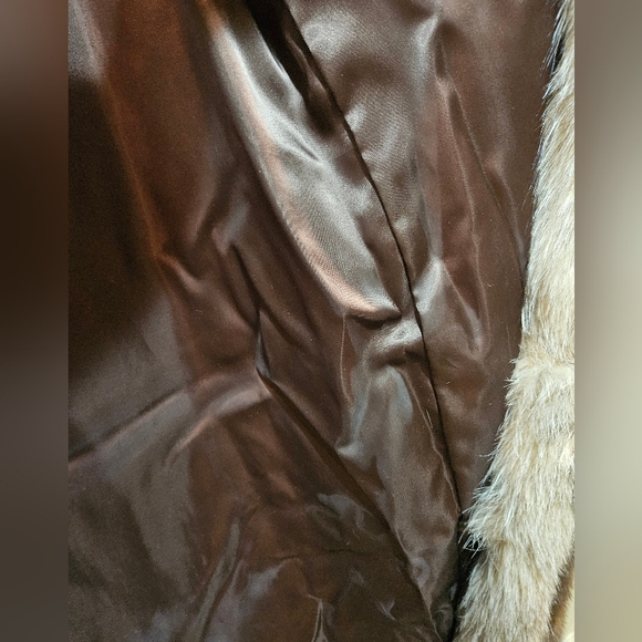 Luxurious Mahogany Mink Fur Coat with Fox Trim - Picture 2 of 6